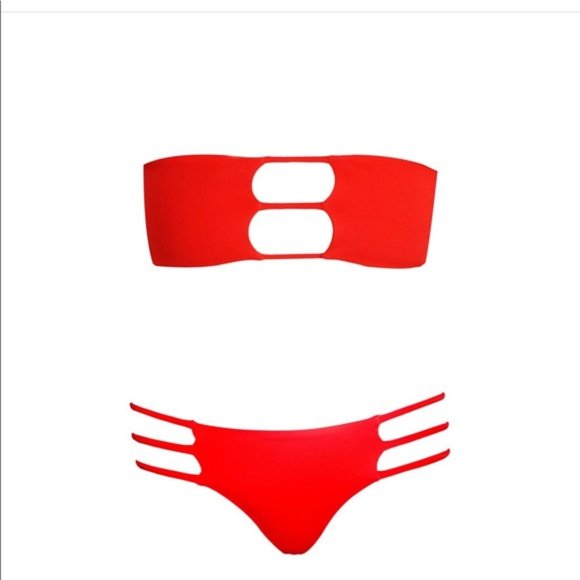 Red Bikini - Picture 5 of 6